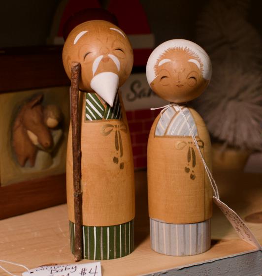 Kokeshi dolls pair