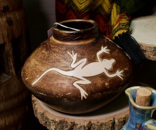 Vintage clay vase w/ salamander lizards