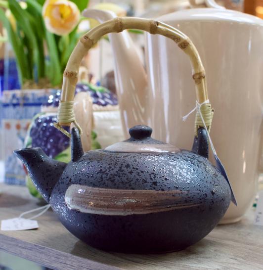 Vintage Japanese tea pot