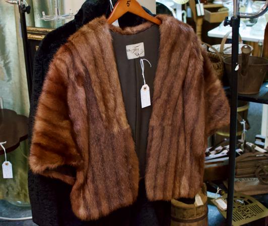 Gorgeous vintage fox fur stole out of New York