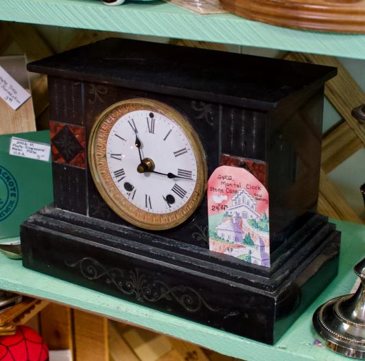 Mantel clock - stone case