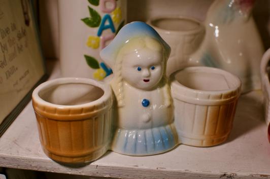 Dutch girl planter