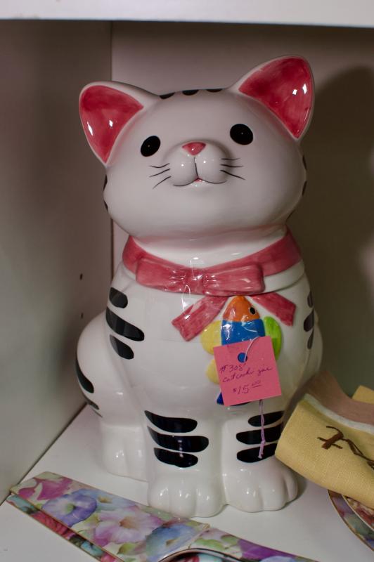 Cat cookie jar