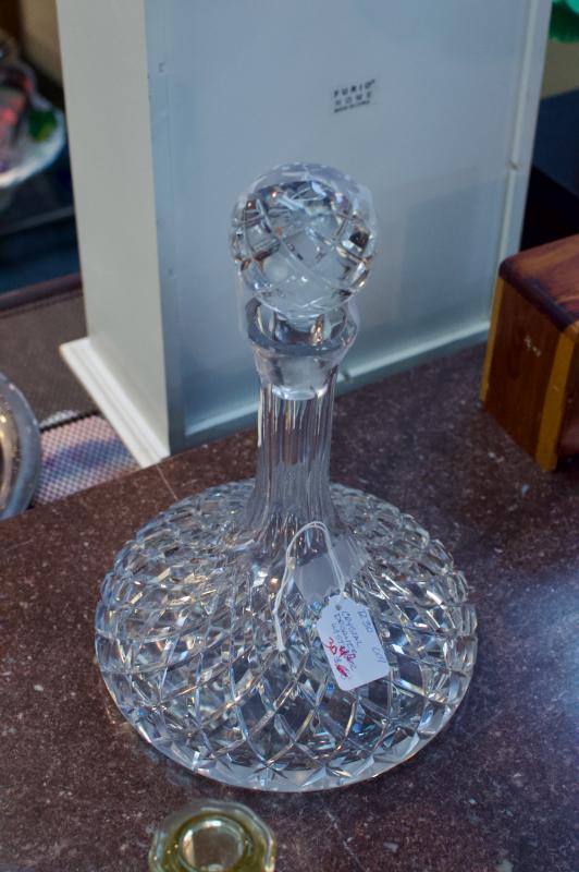 Crystal decanter w/ stopper
