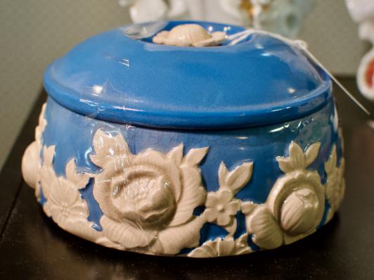 Vintage powder dresser set