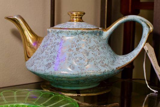 Pearl blue tea pot