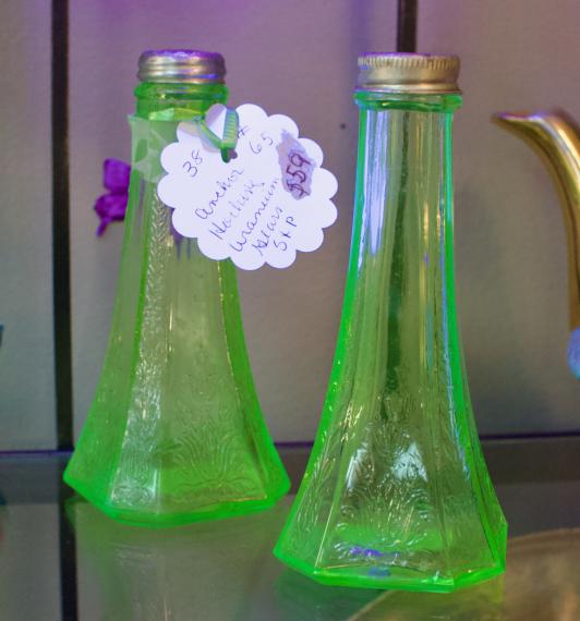 Anchor Hocking uranium glass salt & pepper