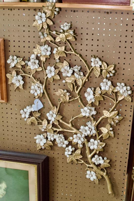 Syroco dogwood wall hanging
