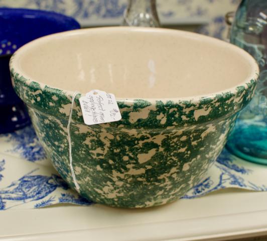 Perfect green spongeware bowl