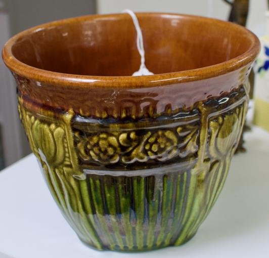 1920s McCoy majolica tulip jardiniere