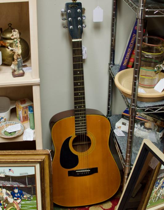 Hondo acoustic guitar - HL-18 model