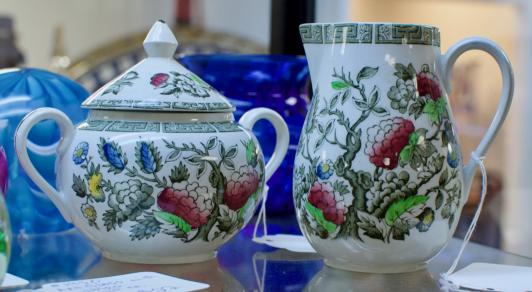 Ridgway sugar & creamer set