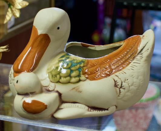 Duck w/ baby planter - vintage, Taiwan