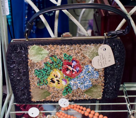 Vintage black purse w/ beaded flowers