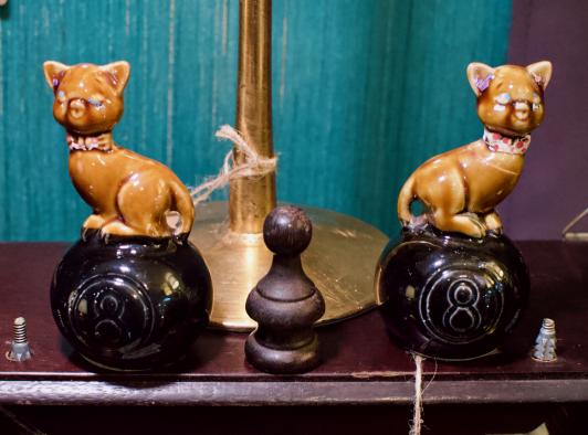 Vintage atomic cat 8 ball s&p set - as is