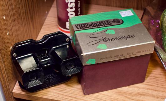 Vintage View Master stereoscope in box