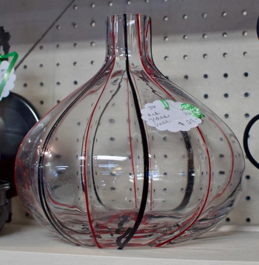 Art glass vase