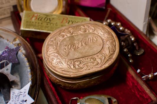 Pozzoni’s powder box