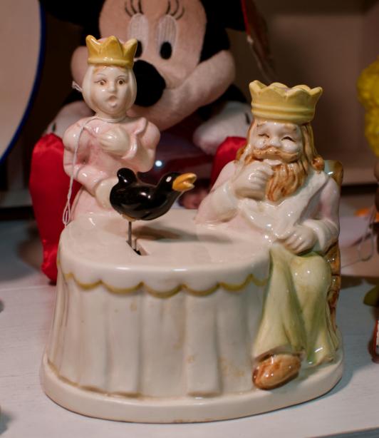 Sing a song of sixpence music box