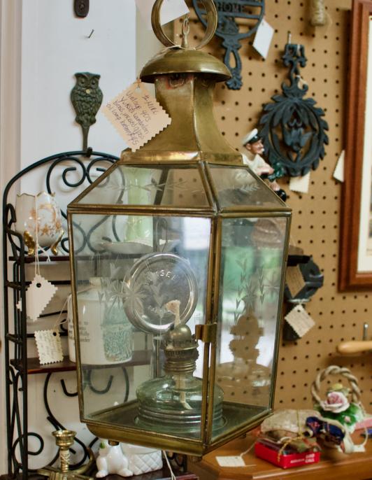 Vintage 40s Yuksel Lambalari brass, incised glass oil lamp lantern