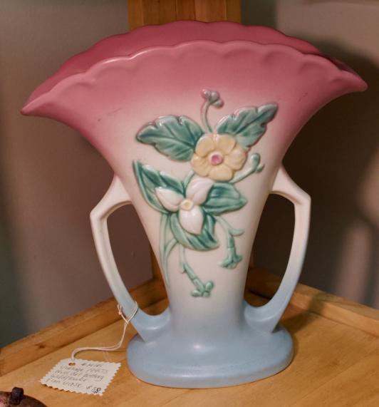 Vintage 1940s Hull art pottery wildflower fan vase