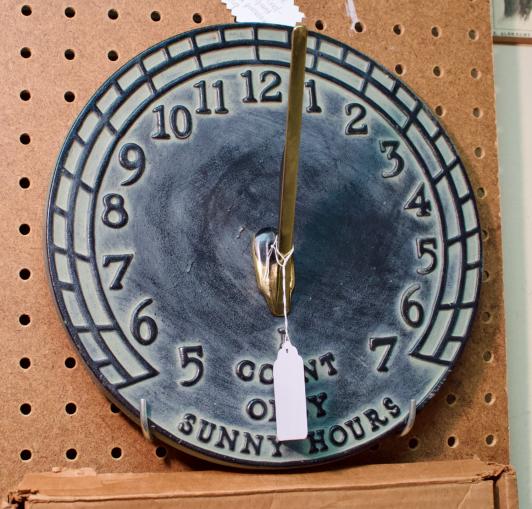 Va. Metalcrafters bronze / brass sundial w/ box