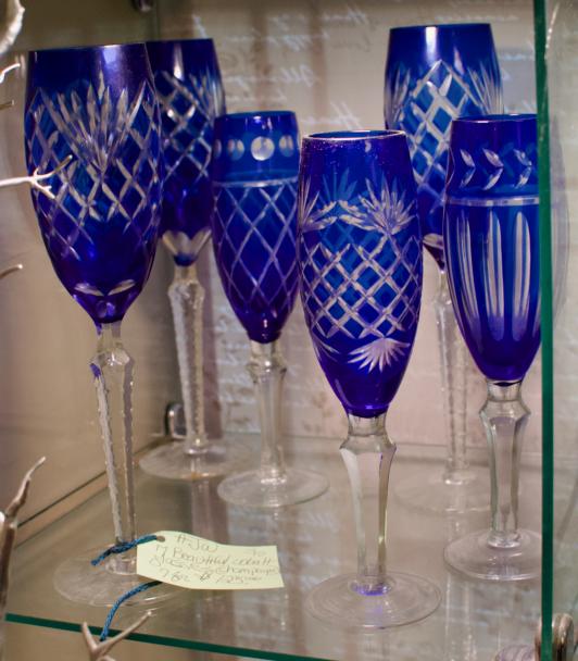 7 beautiful cobalt glasses (champagne)