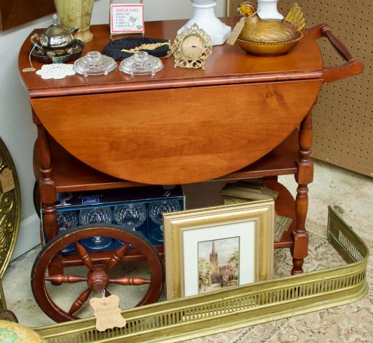 Vintage drop-leaf tea/barcart