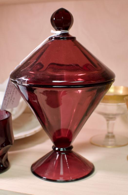 Vintage amythest art glass pedestal candy dish