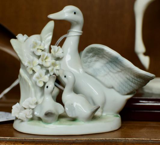 Vintage porcelain mother swan w/ babies