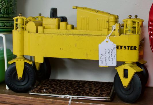 Vintage Druge Bros. 1948-1951 log carrier toy