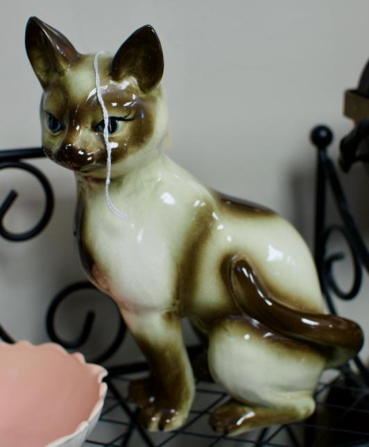 Vintage Siamese cat figurine