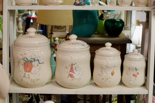 4 pc canister set w/ lids