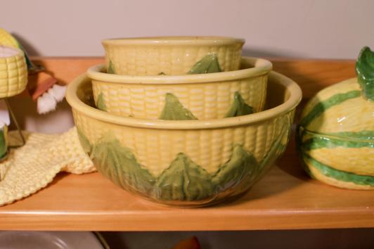 3 pc set of bowls. Shawnee “Corn King” set