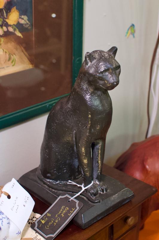 Black cat statue