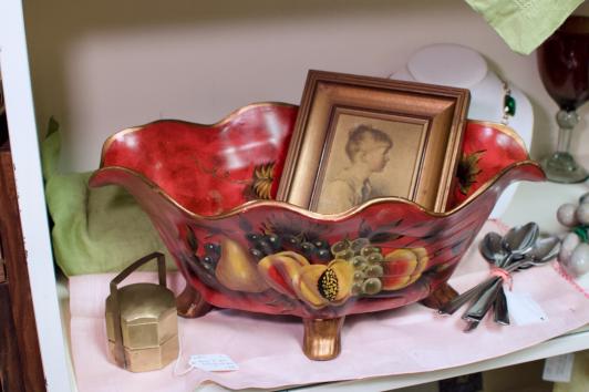 Vintage decorative center bowl