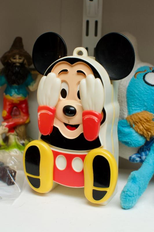 Vintage Mickey Mouse peek-a-boo toy - plays music