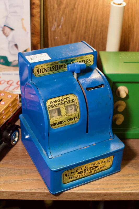 Vintage Uncle Sam’s register bank