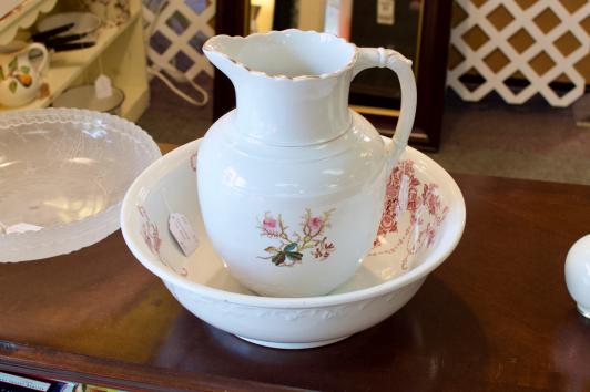 Bridgewood & sons pitcher / large ironstone bowl
