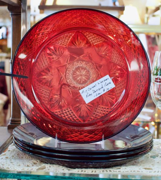 Cristal d’Aques ruby “antique” plate