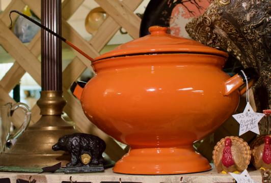 Orange soup pot & ladle