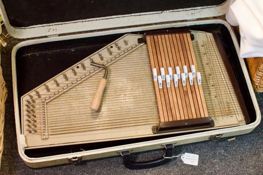 Vintage auto harp