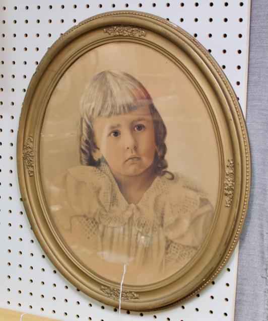 Vintage gold frame picture of little girl - oval