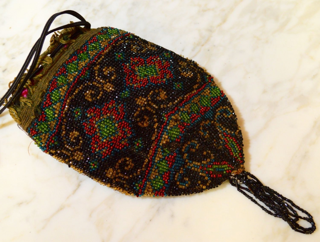 Beaded Floral Purse 