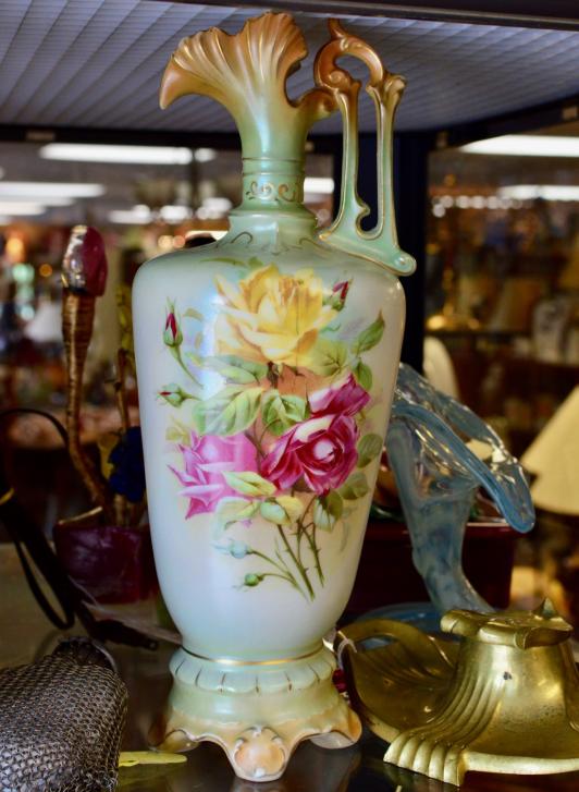Roses pitcher