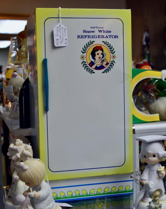 1940s Wolverine Snow White refrigerator